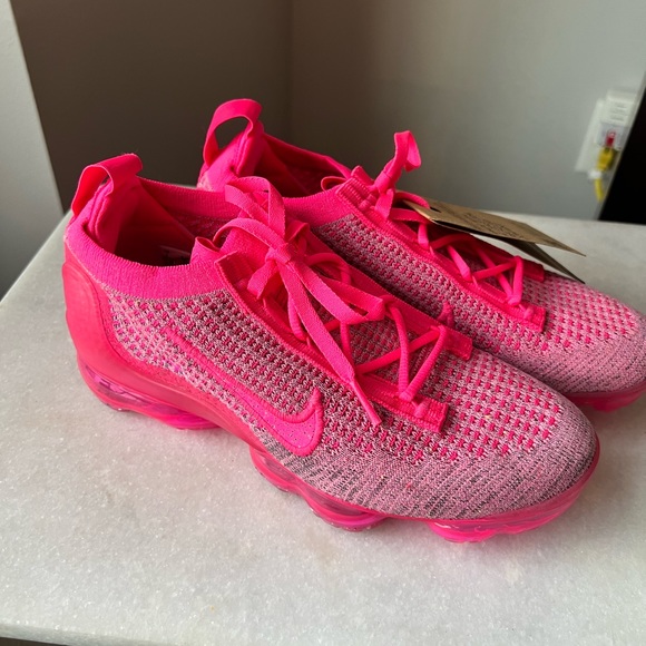 NWT- Nike Air VaporMax 2021 FK "Pink Blast/Hyper Pink" Women's Shoe - Picture 2 of 9